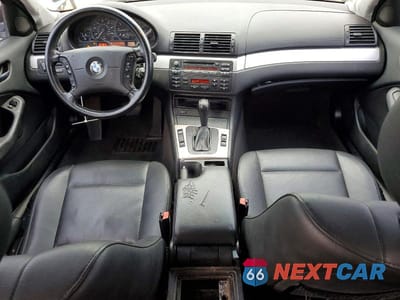 Zdjęcie 8 z 12 samochodu: 2004 BMW 325 I VIN:WBAEV33434KW15205 - miniatura