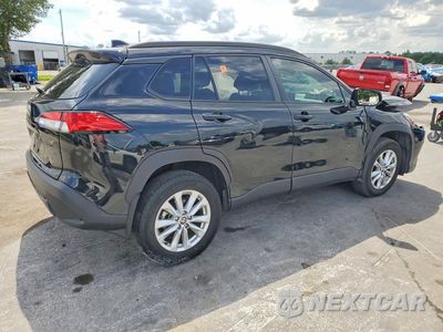 Trzecie zdjęcie samochodu z tyłu: 2024 TOYOTA COROLLA CROSS LE VIN:7MUBAAAG3RV092325 - miniatura
