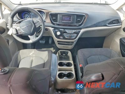 Zdjęcie 8 z 13 samochodu: 2017 CHRYSLER PACIFICA TOURING VIN:2C4RC1DGXHR695133 - miniatura