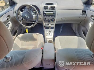 Zdjęcie 8 z 12 samochodu: 2012 TOYOTA COROLLA LE VIN:2T1BU4EE4CC844965 - miniatura