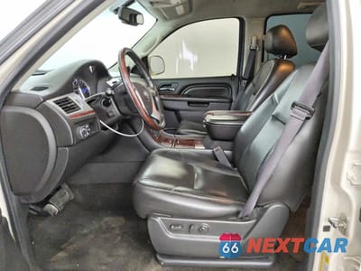 Zdjęcie 7 z 13 samochodu: 2013 CADILLAC ESCALADE VIN:1GYS3AEF9DR331318 - miniatura