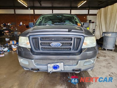 Piąte zdjęcie samochodu w środku: 2005 FORD F250 CREW CAB (4 DOO VIN:1FTPW14595KE81256 - miniatura