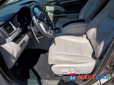 Zdjęcie 7 z 13 samochodu: 2015 TOYOTA HIGHLANDER LIMITED VIN:5TDYKRFH0FS104170 - miniatura