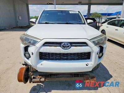Piąte zdjęcie samochodu w środku: 2014 TOYOTA 4RUNNER SR5 VIN:JTEBU5JR5E5161912 - miniatura