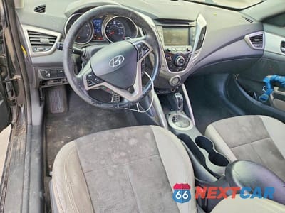 Zdjęcie 8 z 12 samochodu: 2013 HYUNDAI VELOSTER BASE VIN:KMHTC6AD0DU107262 - miniatura
