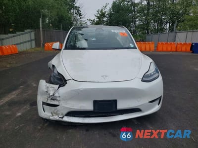 Piąte zdjęcie samochodu w środku: 2021 TESLA MODEL Y VIN:5YJYGDEE2MF181801 - miniatura