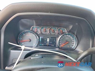 Zdjęcie 9 z 12 samochodu: 2018 CHEVROLET SILVERADO K1500 LT VIN:3GCUKREC7JG347485 - miniatura