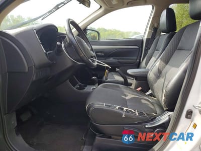 Zdjęcie 7 z 13 samochodu: 2015 MITSUBISHI OUTLANDER SE VIN:JA4AZ3A3XFZ000901 - miniatura