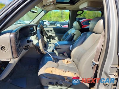 Zdjęcie 7 z 13 samochodu: 2005 GMC YUKON XL DENALI VIN:1GKFK66U55J266752 - miniatura