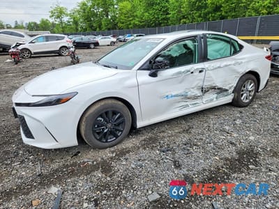 2025 TOYOTA CAMRY LE 4T1DAACK2SU624987 - główne zdjęcie licytacji z USA - miniatura