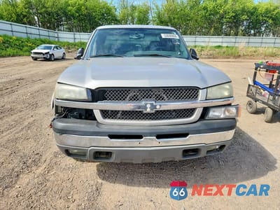 Piąte zdjęcie samochodu w środku: 2004 CHEVROLET SILVERADO K1500 VIN:1GCEK19T84E376666 - miniatura