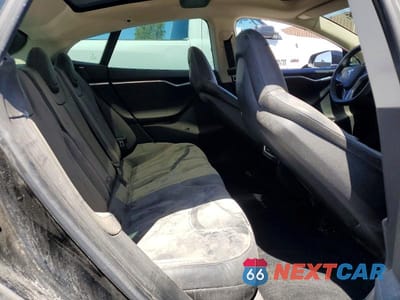 Zdjęcie 10 z 13 samochodu: 2013 TESLA MODEL S VIN:5YJSA1CN4DFP04485 - miniatura