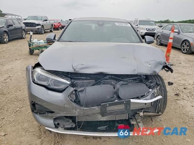 Piąte zdjęcie samochodu w środku: 2024 BMW 228XI VIN:WBA73AK01R7R35747 - miniatura