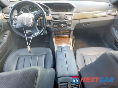 Zdjęcie 8 z 13 samochodu: 2011 MERCEDES-BENZ E 550 4MATIC VIN:WDDHF9AB0BA447856 - miniatura
