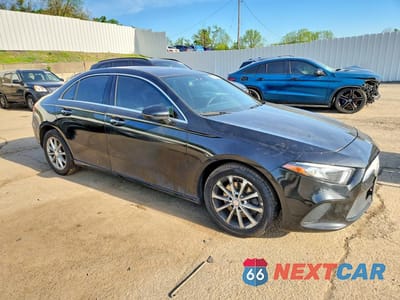 Czwarte zdjęcie samochodu z boku: 2020 MERCEDES-BENZ A 220 4MATIC VIN:WDD3G4FB3LW037981 - miniatura