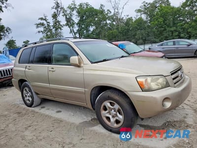 Czwarte zdjęcie samochodu z boku: 2004 TOYOTA HIGHLANDER BASE VIN:JTEGD21A740086690 - miniatura