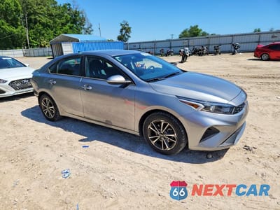 Czwarte zdjęcie samochodu z boku: 2023 KIA FORTE LXS VIN:3KPF24AD1PE506306 - miniatura