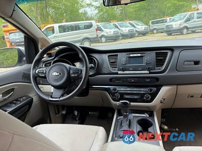 Zdjęcie 9 z 10 samochodu: 2016 KIA SEDONA L VIN:KNDMA5C16G6114169 - miniatura