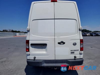 Zdjęcie 6 z 12 samochodu: 2014 NISSAN NV 2500 HD S VIN:1N6AF0LX9EN103792 - miniatura