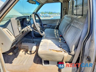 Zdjęcie 7 z 12 samochodu: 1991 CHEVROLET GMT-400 K2500 VIN:1GCGK24K4ME114026 - miniatura
