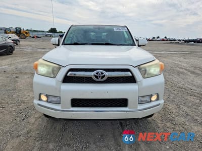 Piąte zdjęcie samochodu w środku: 2011 TOYOTA 4RUNNER SR5 VIN:JTEBU5JR6B5033223 - miniatura