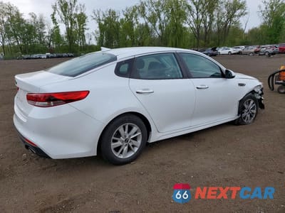 Trzecie zdjęcie samochodu z tyłu: 2017 KIA OPTIMA LX VIN:5XXGT4L31HG176102 - miniatura