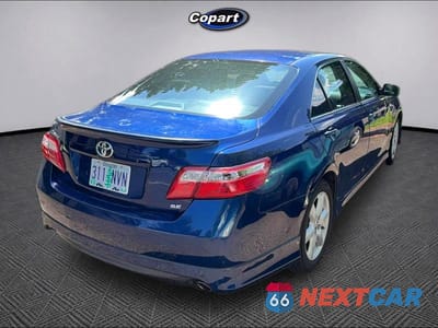Czwarte zdjęcie samochodu z boku: 2008 TOYOTA CAMRY SE V6 VIN:4T1BK46K78U065981 - miniatura