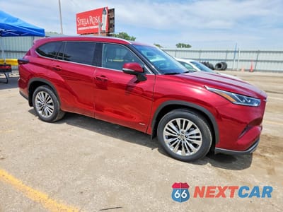 Czwarte zdjęcie samochodu z boku: 2026 TOYOTA HIGHLANDER HYBRID PLATINUM VIN:5TDEBRCH0TS705145 - miniatura