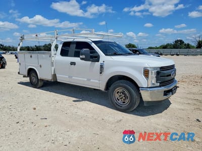 Czwarte zdjęcie samochodu z boku: 2019 FORD F250 SUPER DUTY VIN:1FT7X2A67KED14971 - miniatura