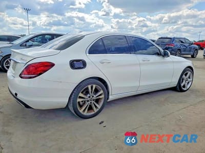 Trzecie zdjęcie samochodu z tyłu: 2019 MERCEDES-BENZ C 300 4MATIC VIN:55SWF8EB6KU298526 - miniatura