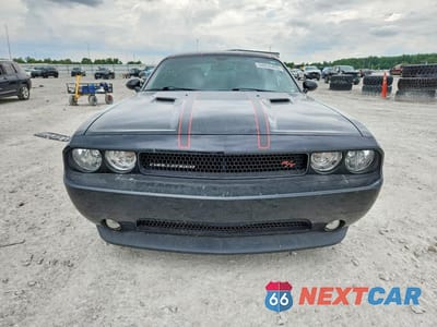 Piąte zdjęcie samochodu w środku: 2013 DODGE CHALLENGER R VIN:2C3CDYBT8DH676046 - miniatura