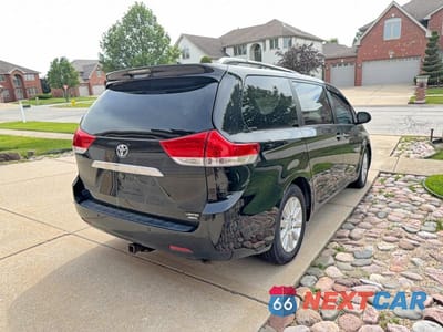 Czwarte zdjęcie samochodu z boku: 2011 TOYOTA SIENNA LIMITED 7-PASSENGER VIN:5TDDK3DC6BS025325 - miniatura