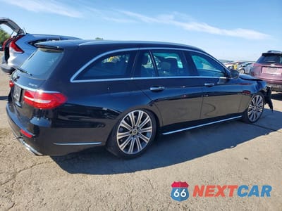 Trzecie zdjęcie samochodu z tyłu: 2019 MERCEDES-BENZ E 450 4MATIC VIN:WDDZH6JB1KA556954 - miniatura