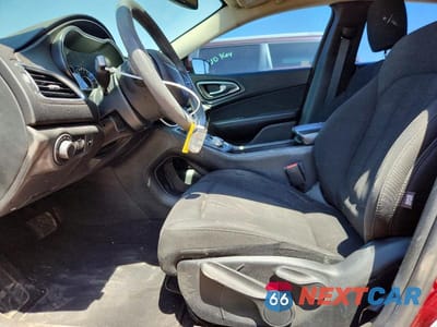 Zdjęcie 7 z 12 samochodu: 2016 CHRYSLER 200 LIMITED VIN:1C3CCCAB1GN166096 - miniatura
