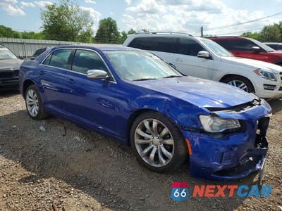 Czwarte zdjęcie samochodu z boku: 2018 CHRYSLER 300 TOURING VIN:2C3CCAAG0JH308213 - miniatura