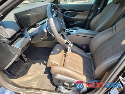 Zdjęcie 7 z 12 samochodu: 2025 BMW 530 XI VIN:WBA53FJ08SCU29075 - miniatura
