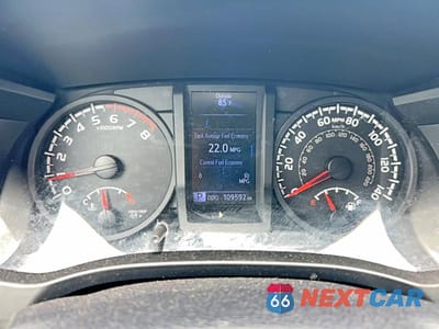 Zdjęcie 8 z 10 samochodu: 2018 TOYOTA TACOMA SR VIN:5TFAX5GN7JX104508 - miniatura