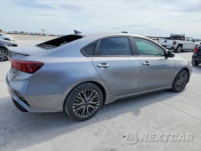 Trzecie zdjęcie samochodu z tyłu: 2024 KIA FORTE GT LINE VIN:3KPF54AD4RE796986 - miniatura