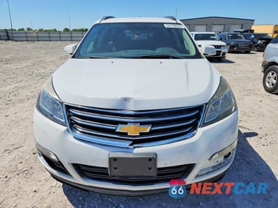 Piąte zdjęcie samochodu w środku: 2017 CHEVROLET TRAVERSE LT VIN:1GNKRGKD8HJ130645 - miniatura