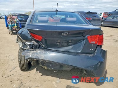 Zdjęcie 6 z 12 samochodu: 2013 KIA FORTE EX VIN:KNAFU4A2XD5721969 - miniatura
