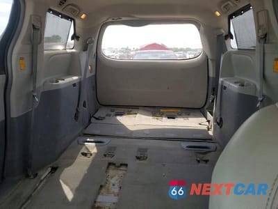 Zdjęcie 10 z 13 samochodu: 2014 TOYOTA SIENNA XLE 8-PASSENGER VIN:5TDYK3DC3ES426188 - miniatura