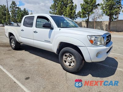 Czwarte zdjęcie samochodu z boku: 2007 TOYOTA TACOMA DOUBLE CAB PRERUNNER LONG BED VIN:5TEKU72N77Z373867 - miniatura