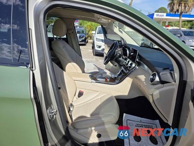 Piąte zdjęcie samochodu w środku: 2020 MERCEDES-BENZ GLC 300 VIN:W1N0G8DB2LF806731 - miniatura