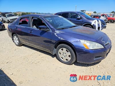 Czwarte zdjęcie samochodu z boku: 2006 HONDA ACCORD LX VIN:1HGCM564X6A136827 - miniatura