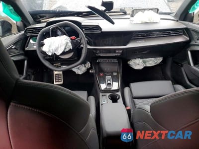 Zdjęcie 8 z 12 samochodu: 2025 AUDI RS3 VIN:WUAGWDGY9SA912741 - miniatura