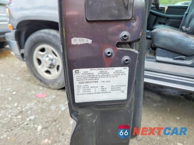 Zdjęcie 12 z 12 samochodu: 2001 CHEVROLET SILVERADO C1500 VIN:1GCEC19W51Z177070 - miniatura