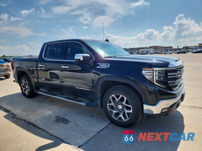 Czwarte zdjęcie samochodu z boku: 2024 GMC SIERRA K1500 SLT VIN:3GTUUDED0RG291651 - miniatura