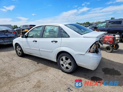 Drugie zdjęcie samochodu z przodu: 2005 FORD FOCUS ZX4 VIN:1FAFP34N15W182170 - miniatura