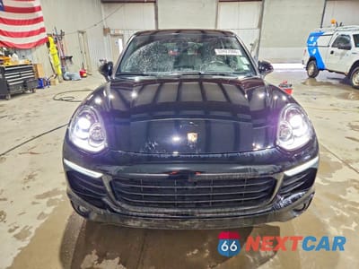 Piąte zdjęcie samochodu w środku: 2017 PORSCHE CAYENNE VIN:WP1AA2A27HKA81638 - miniatura