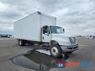 Czwarte zdjęcie samochodu z boku: 2017 INTERNATIONAL 4300 BOX TRUCK VIN:1HTMMMML1HH500959 - miniatura